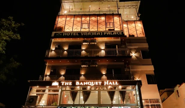 hotel-vrajraj-palace